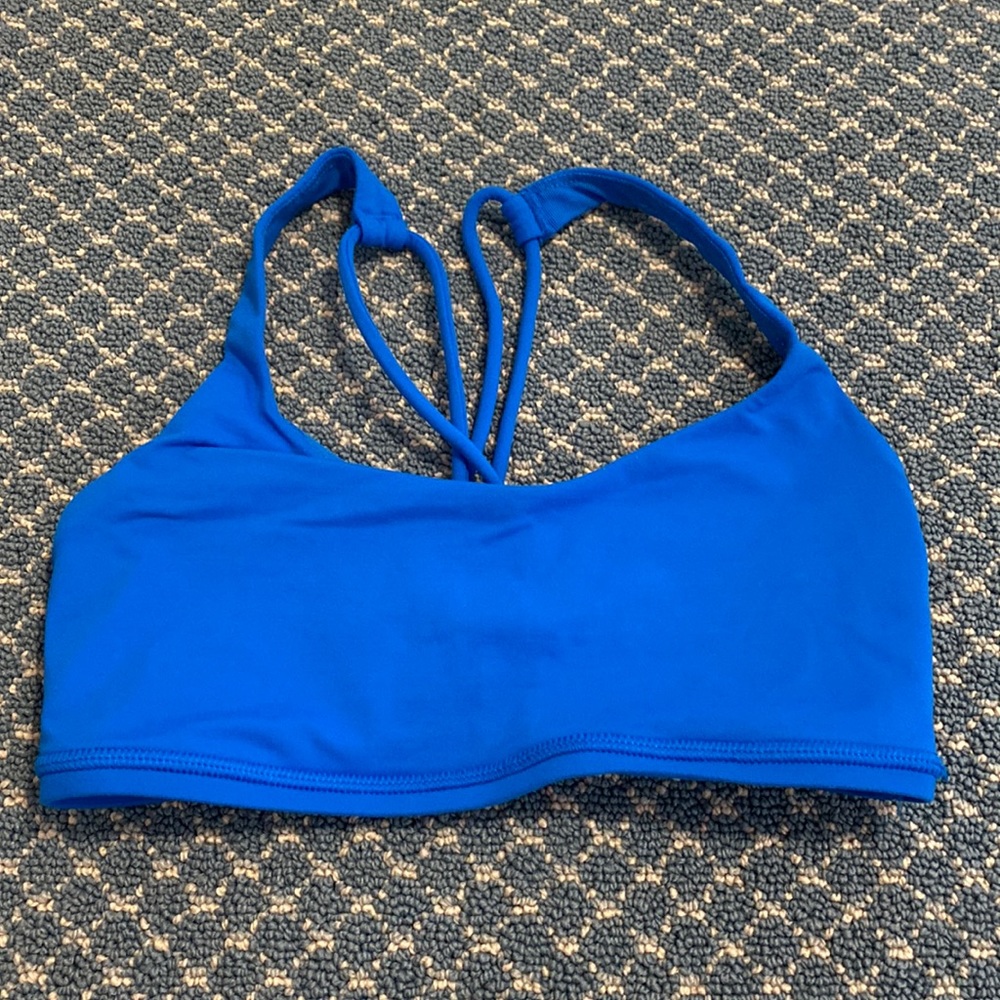 Lululemon free to be bra